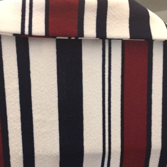 Red wine blue and white jacket - Picture 6 of 6